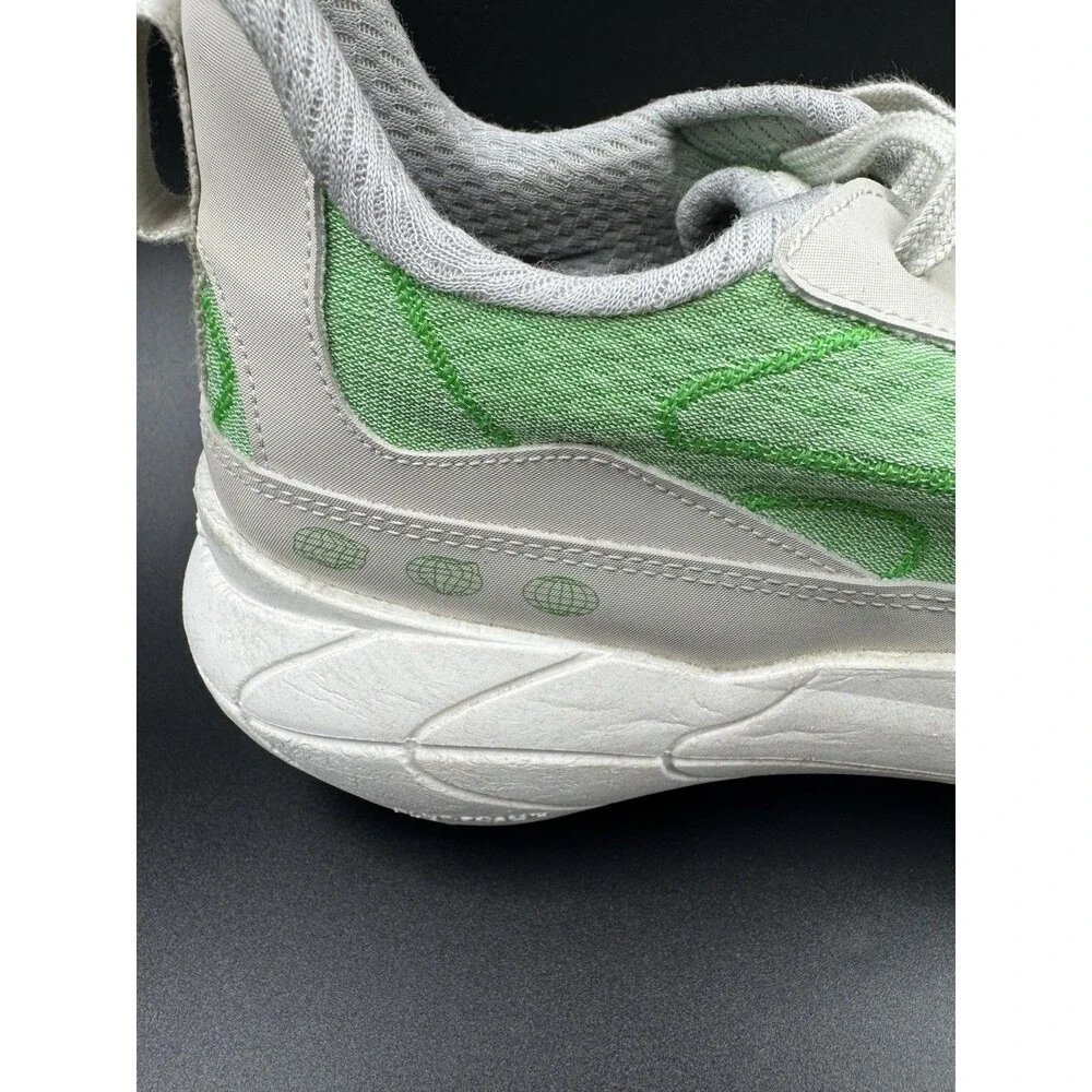 Circle Super Natural Runner Athletic Sneaker Women Sz 8 Green Lightweight Shoes